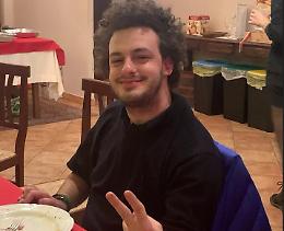 Il fratello: &laquo;Chi sa qualcosa sulla morte di Raffaele parli&raquo;