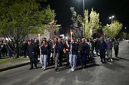 Ad Asti la Via Crucis attraversa la citt&agrave; nel silenzio del Venerd&igrave; Santo