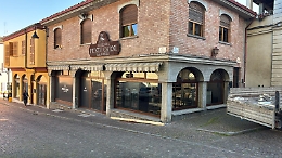 &ldquo;Punto carni&rdquo; inaugura il nuovo negozio ai piedi del castello di Costigliole