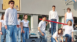 Celebrati i 50 anni del liceo scientifico Vercelli tra conferenze, musica, testimonianze e riflessioni