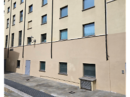 L'amministrazione comunale ha ripulito il muro del Teatro Alfieri