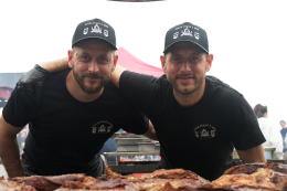 I gemelli dell'asado Busato fanno "fuoco e fiamme" al BBQ Expo