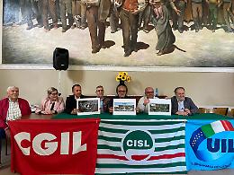 Il cippo dei caduti della Way Assauto da spazio chiuso a simbolo pubblico della memoria