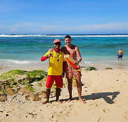 La gentilezza &egrave; una scelta: da Asti a Bali, il coraggio che salva vite