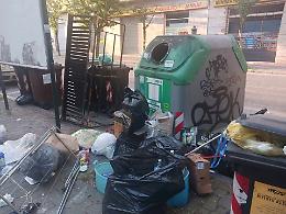 Corso Matteotti come una discarica a cielo aperto, lo scempio &laquo;post-movida&raquo; che Asti non merita [FOTO]