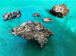 Una collezione di otto meteoriti arriva ad arricchire il Magmax