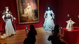 Made in Italy in dialogo con l'arte: inaugurata la mostra che valorizza il comparto tessile