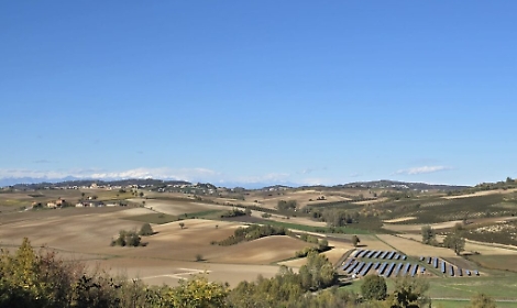 Impianto agrifotovoltaico in costruzione ad Altavilla Monferrato (vista da Viarigi)
