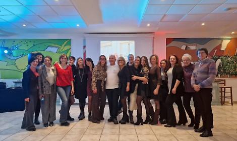 Gianni Bonadio saluta la scuola: quarant&rsquo;anni tra fornelli, aula e passione educativa