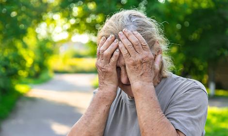 Madre e figlio disabile maltrattati dalla badante