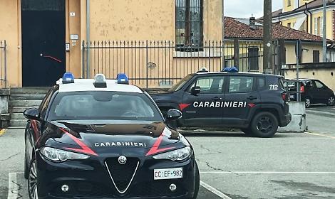 Inquilino sfrattato se ne va portandosi via i mobili del padrone di casa
