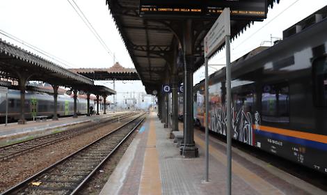 Nizza Monferrato: bus al posto del treno, coincidenze fallite e pendolari allo stremo