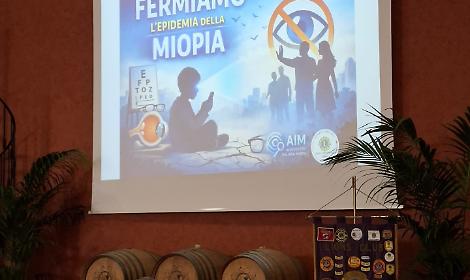 Uniti per fermare la miopia infantile