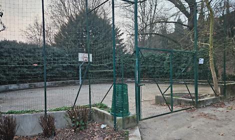 il campetto da basket al Bosco dei Partigiani
