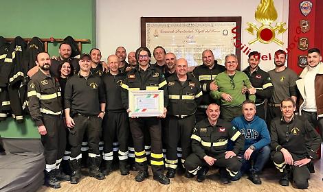 Il "signore" dei mezzi pesanti, l'esperto degli incendi e il soccorritore sulle piste da sci: in pensione tre Vigili del Fuoco