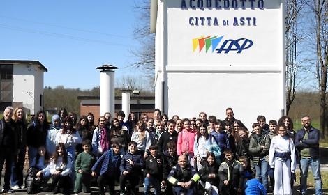 Gli alunni della scuola Martiri in visita all'acquedotto di Cantarana 