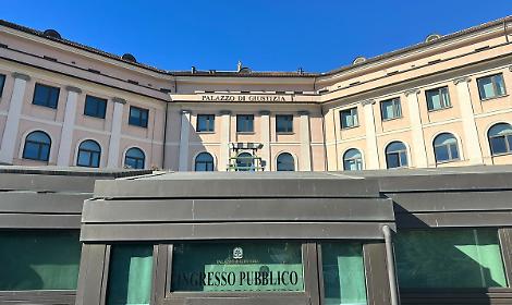 Accusato di aver ridotto in schiavit&ugrave; la figlia della compagna, non serve la perizia psichiatrica