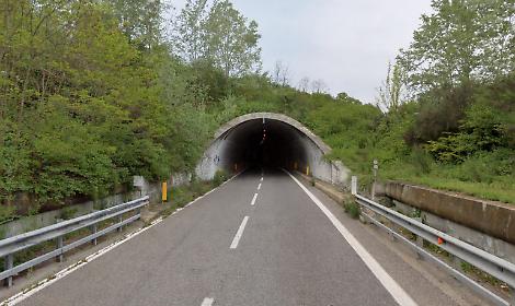 Tangenziale est, Anas rif&agrave; l'impianto di illuminazione nella galleria Valleversa