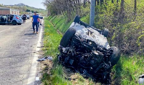 Madre e figlia in volo sull'eliambulanza dopo l'incidente grave