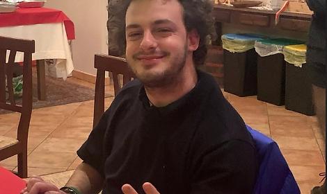 Il fratello: &laquo;Chi sa qualcosa sulla sua morte di Raffaele parli&raquo;