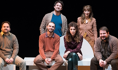 &laquo;In scena "Seconda classe", la nostra riflessione sulla ricchezza&raquo;