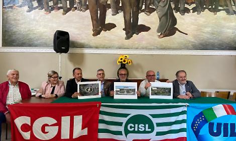 Il cippo dei caduti della Way Assauto da spazio chiuso a simbolo pubblico della memoria