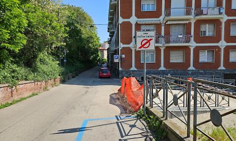 I parcheggi blu a ridosso tra la Ztl Cattedrale e via Milliavacca