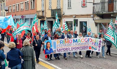 Primo Maggio, difesa del lavoro dignitoso e regole per l'intelligenza artificiale: "Nessuno deve diventare schiavo di un algoritmo"