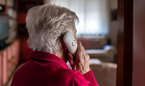 Telefonate a tappeto fra gli anziani del falso colonnello della Finanza per la truffa del figlio in carcere