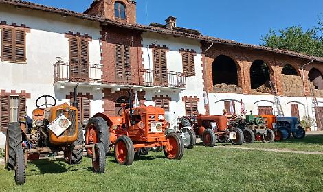 I "seniors" dei campi in corteo dalla fiera all'agriturismo
