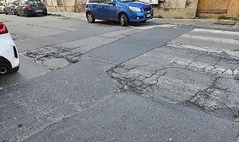Rappezzi negli asfalti di Asti