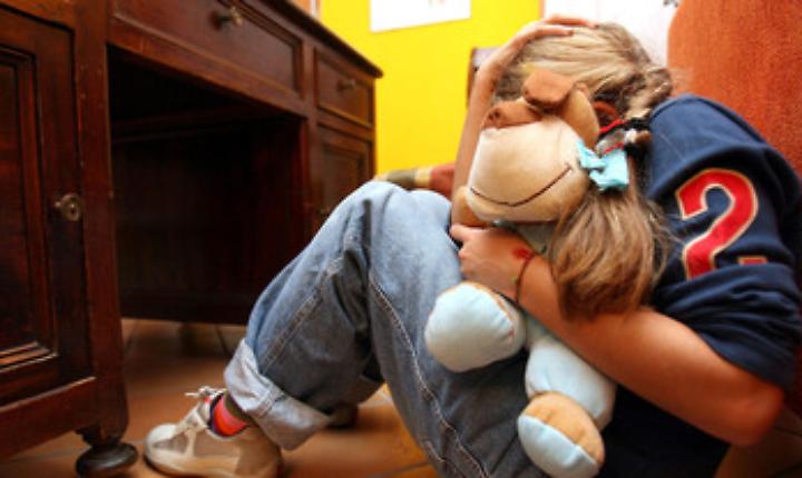 &laquo;Sapevo cosa faceva a mia figlia, ma avevo paura che ci uccidesse entrambe&raquo;