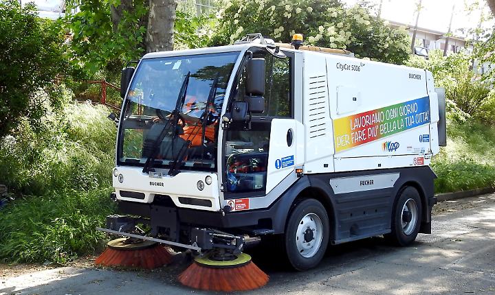 Veicolo Asp per lo spazzamento delle strade