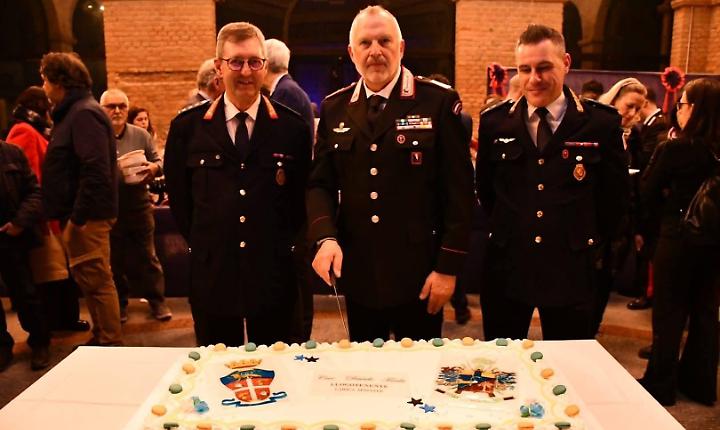 Incisa Scapaccino festeggia il pensionamento dopo 46 anni del luogotenente Davide Freda