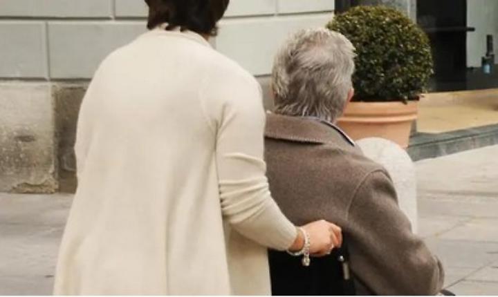 Badante infedele viene arrestata all'uscita dal processo che la riguarda