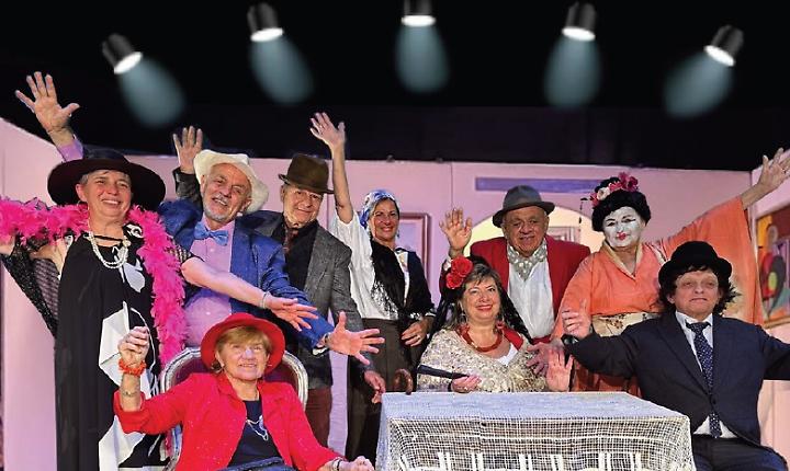 Al Foro Boario in scena la commedia in piemontese: caos e risate nella famiglia Trombetta