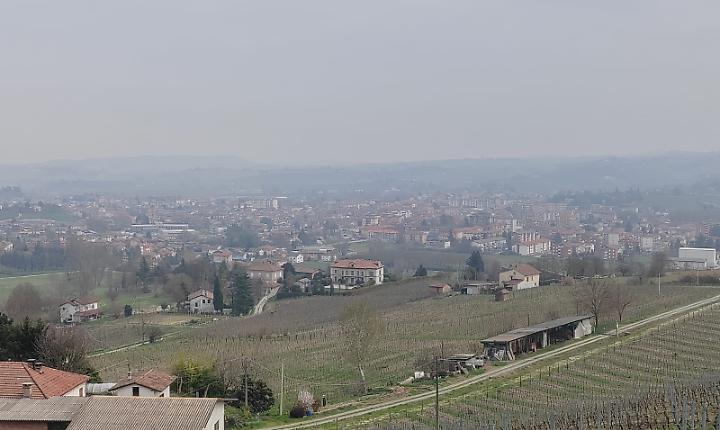 Nizza Monferrato nella top 10 degli acquirenti esteri: boom di ville e case sotto i 100 mila euro