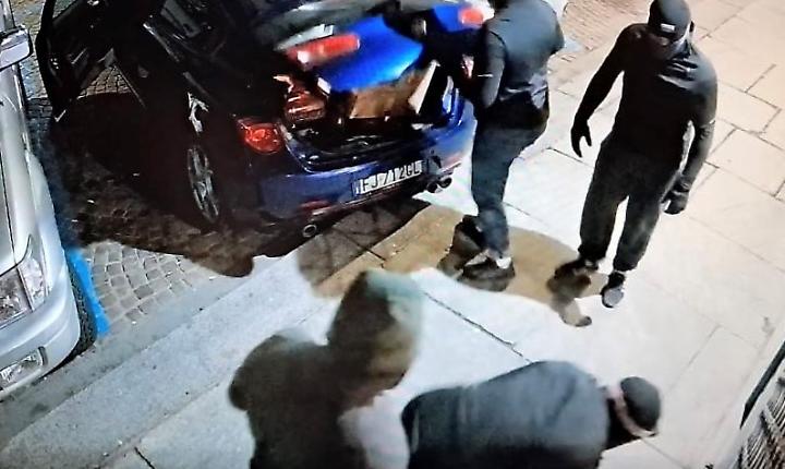 Furti con spaccata: il Comune si mobilita per i commercianti