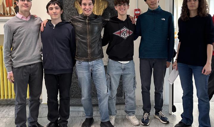 Olimpiadi di fisica, cinque studenti del liceo scientifico Vercelli alla finale nazionale