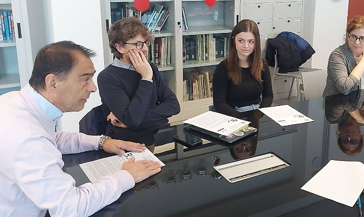 Il Liceo scientifico Vercelli festeggia 50 anni riflettendo sul futuro della scuola con illustri ospiti, da Luca Mercalli a Piercarlo Grimaldi