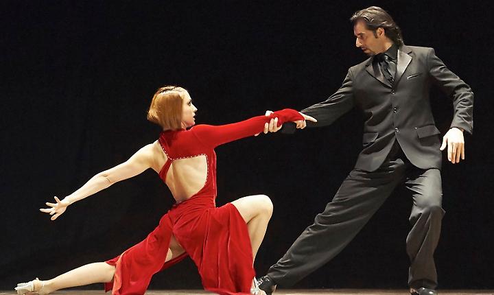 Tango Experience: passione ed eleganza in scena al Teatro Alfieri