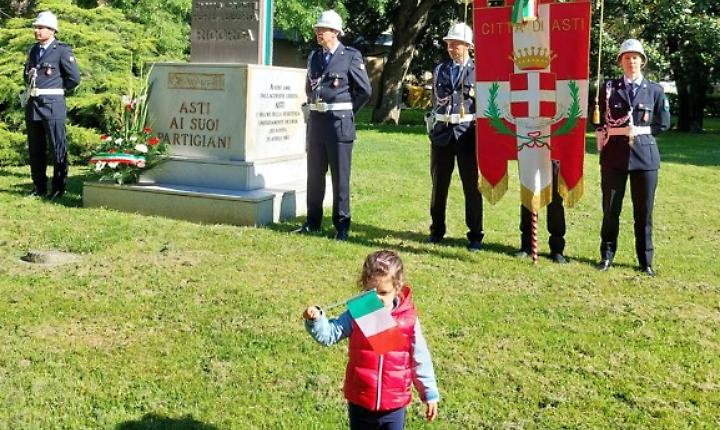 Dalla tomba di "Perez" a piazza San Secondo: una giornata all'insegna di Bella Ciao