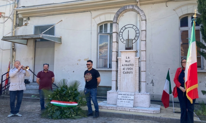 Al cippo in onore ai caduti della Way Assauto il ricordo della resistenza operaia