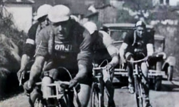 Una piazzale a Castelnuovo don Bosco in ricordo del ciclista Marchisio