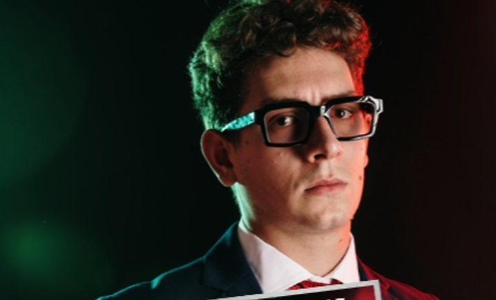 Shamzy mette a nudo l'Italia con "Stato interessante"