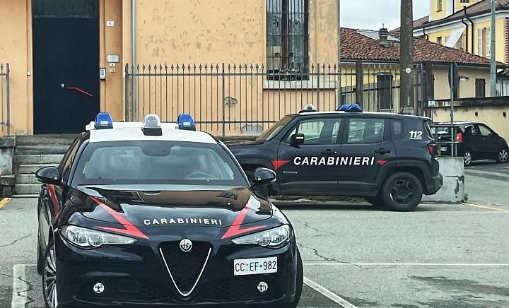Inquilino sfrattato se ne va portandosi via i mobili del padrone di casa