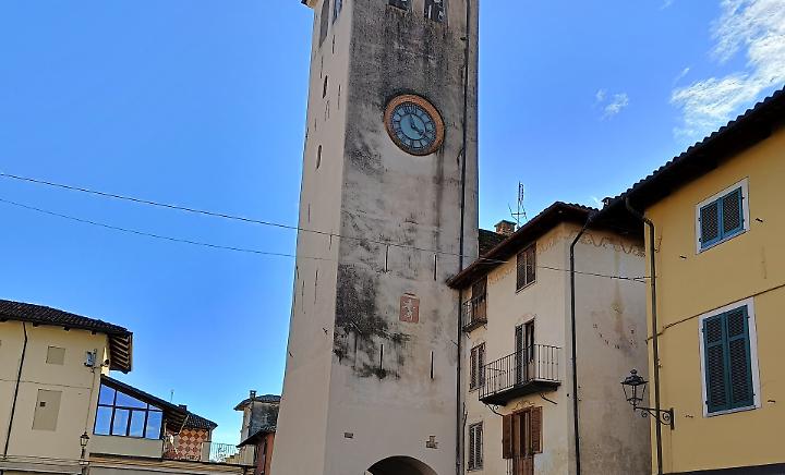 Villanova, Torre civica