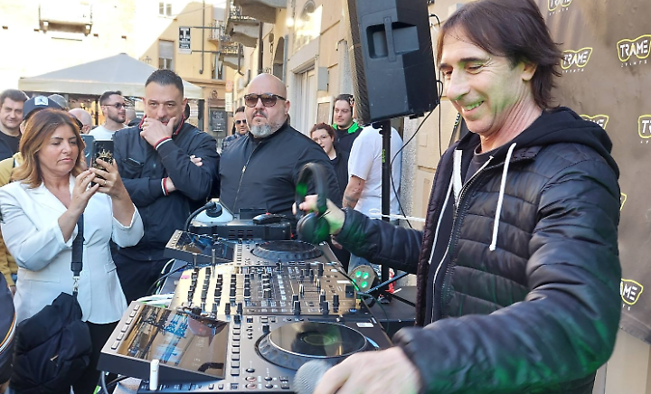 Fargetta: due ore alla consolle tra successi anni &lsquo;90 e brani recenti