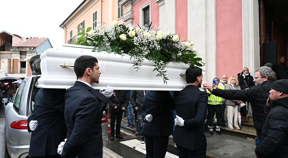 L'arrivo della bara di Zoe Trinchero