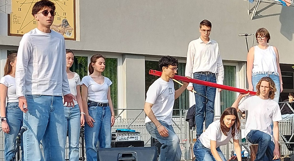 Celebrati i 50 anni del liceo scientifico Vercelli tra conferenze, musica, testimonianze e riflessioni